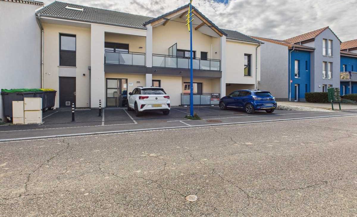 SCAM05393G0-PR0022-STILL008