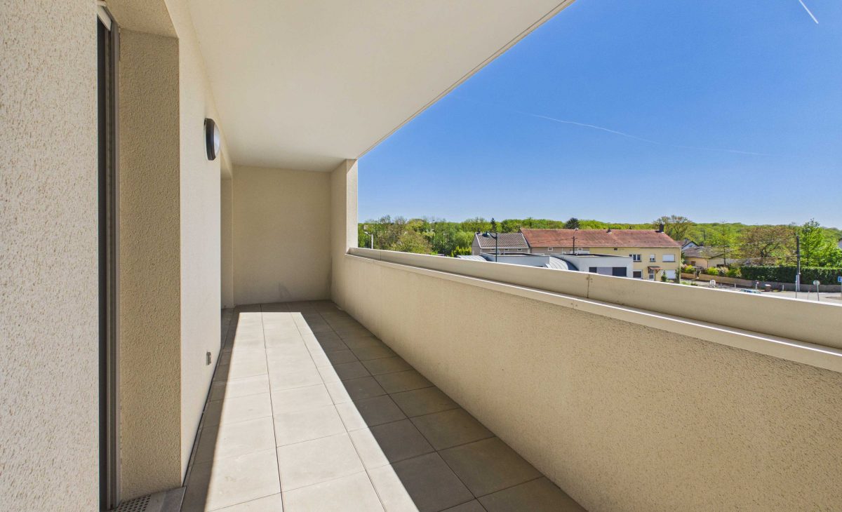 CAM05393G0-PR0040-STILL006