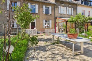 CAM05393G0-PR0038-STILL013 W